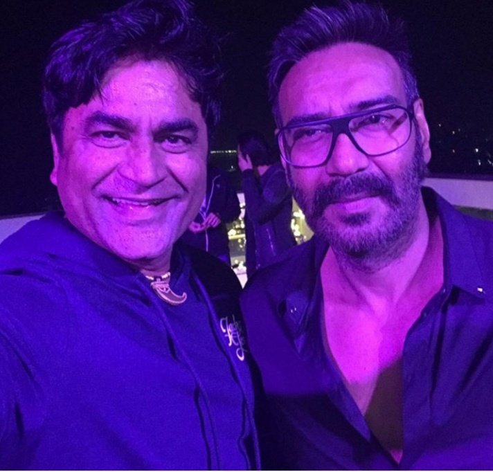 AjayDevgn_MP_Fc's tweet photo. #ashoksamrat with #AjayDevgn
#RohitShetty #SimmbaSuccessParty
😍😇 https://t.co/vQclhVUPpR