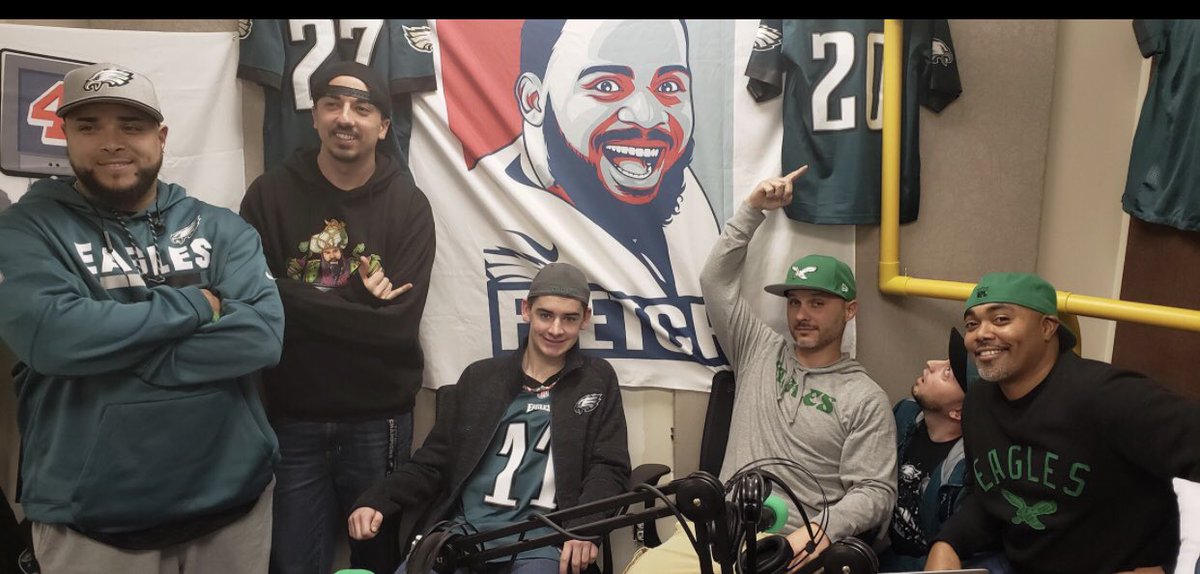 mgivens52's tweet photo. Thank You So Much @4thandJawn for having me in studio to listen to the show it was a great time #FlyEaglesFly #DoubleDink #4thandJawn ๐๐ฆ
https://t.co/VQIB3oIjmK