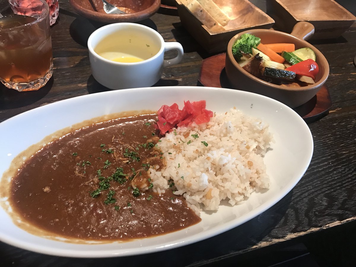 Uzivatel 青春出版社 Na Twitteru 若松河田ランチ 今日は 1日分の野菜が摂れるカレー 今年もいっぱい食べてランチを開拓していく所存です 若松河田付近のおすすめランチ情報もぜひお待ちしております 野菜カレー 今日のおひる カフェランチ 若松河田