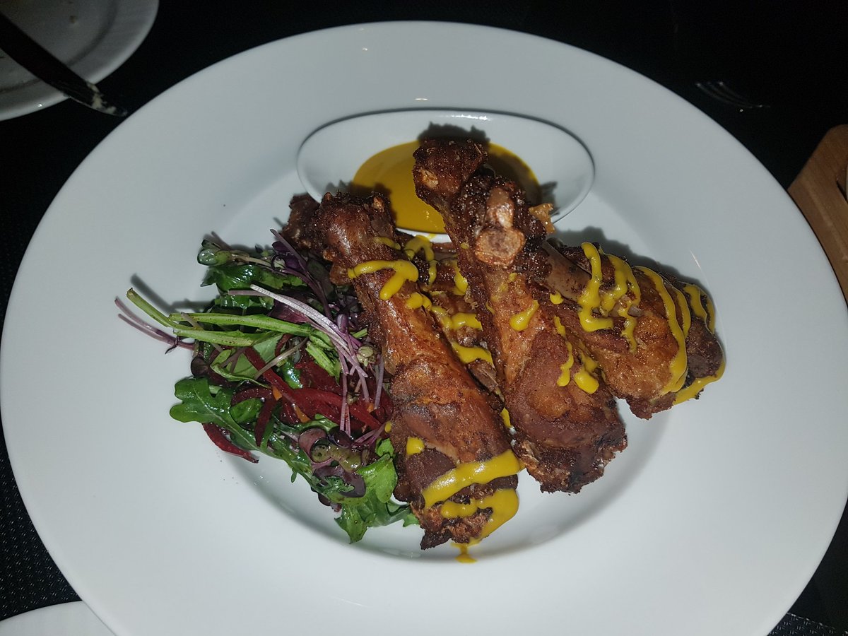 KaylaPrice29's tweet photo. Sometimes you just have to #TryTheDuck. Tried maple infused battered duck wings for the first time....I will be doing that again! @KingColeDucks mmmmmmm duck https://t.co/DellWgIGFi