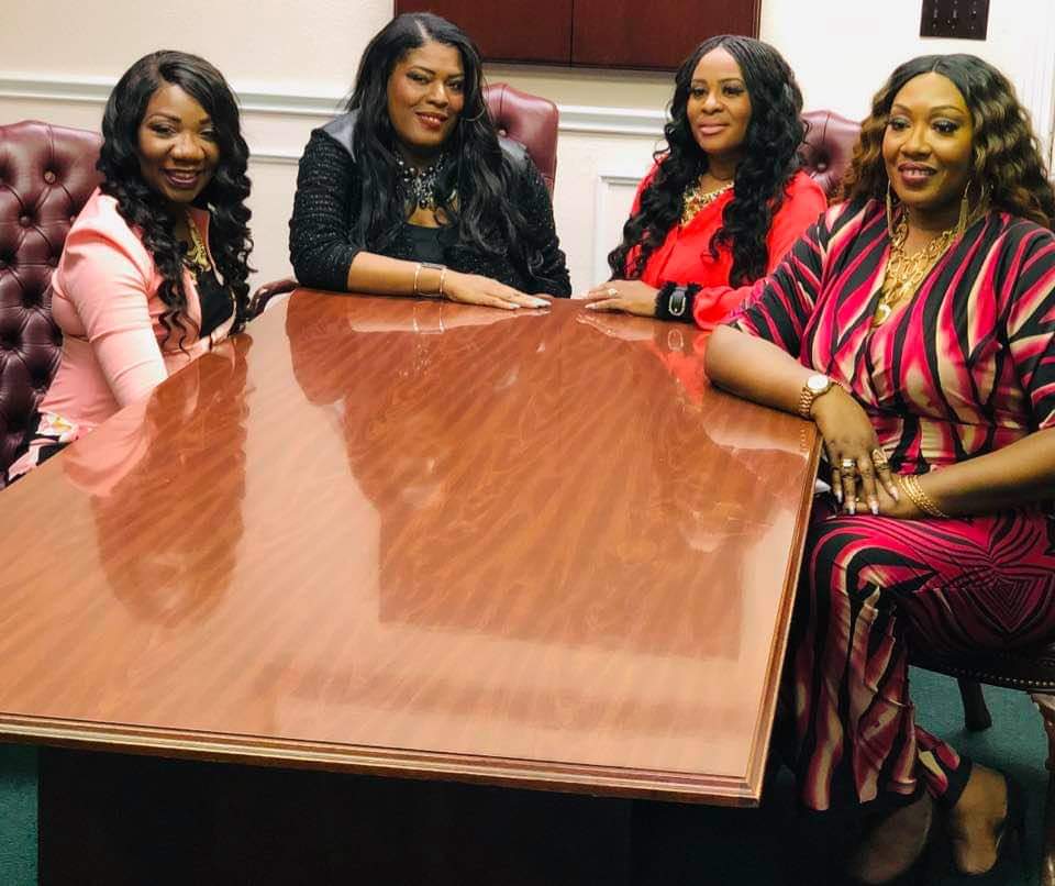 JCHELL73's tweet photo. I had a blast at our Chix Chat Show taping!! These Divas are a mess!!
Photo cred: Monica
Industry Media Moguls
https://t.co/4iiJ7nxU4m
#industrymediamoguls #imm #chixchat #talkshow #4divas #bossladies #JonesGirlsIncModels #JGI https://t.co/NNwB0HFgam