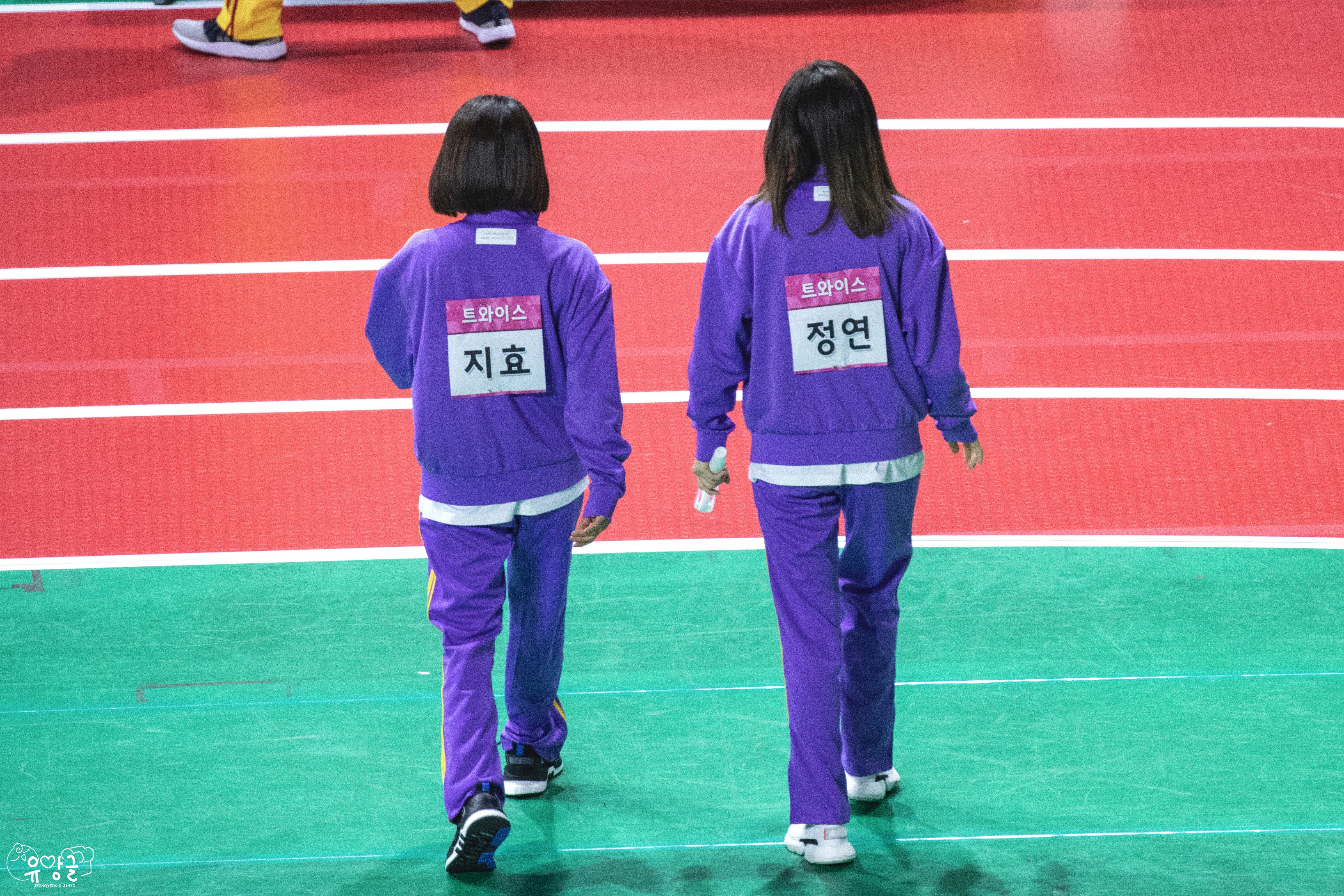 DwcL-u_UYAARc01.jpg:orig