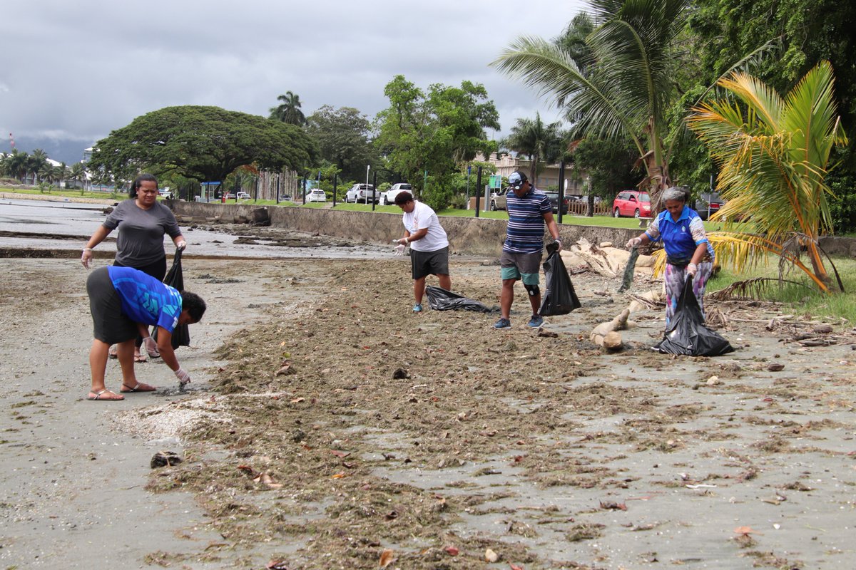 FisheriesOf's tweet photo. The Ministry of Fisheries have begun once again with cleaning up of the Suva Foreshore. We invite interested organisations and govt departments to join us every Wednesday's from 2-4pm.
#saynotoPlastics
#KeepFijiClean https://t.co/ZLene4Pq2A