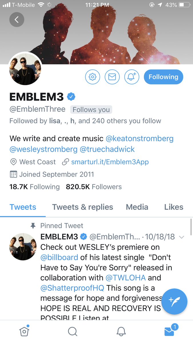 Sarah_Chapnick's tweet photo. Anyone know why tf I got a dm from emblem 3 saying hey like who even runs that account https://t.co/n2ZqW8OrsQ
