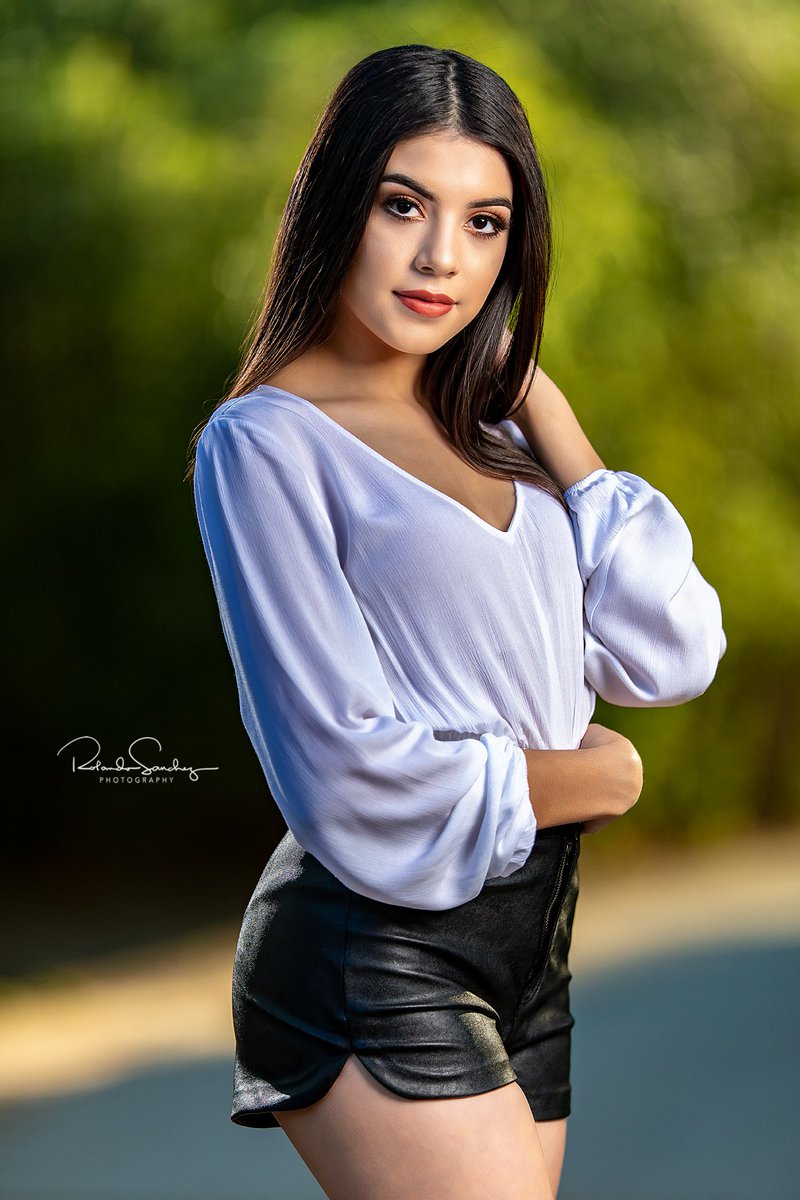 Photo of the Day #ocf #portraits #teenmodel #teenphotographer #teenphotography #teenphotoshoot #portraits_ig #ig_portait #texasmodels #portraitstream #portraitstyles #portraitshoot #portraitmood #portraitmodel #aovportraits #portraitmod #rgvphotographer #godoxad600