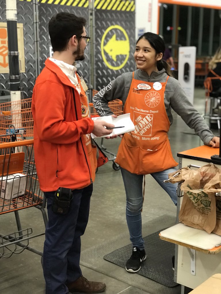 srobbins55's tweet image. Here is @JesseWeyl296 coaching associates on Services and the monthly focus of #kitchenmakeovers #ridc #thdcc8922 #simplyservices #digdeep @keithkomata @TheTyCollier @okboo22 @smitty04