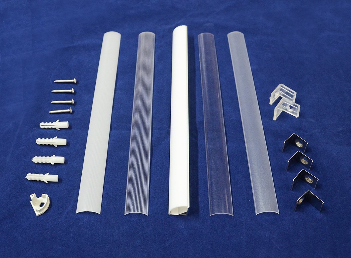 LED corner profile with its connectors