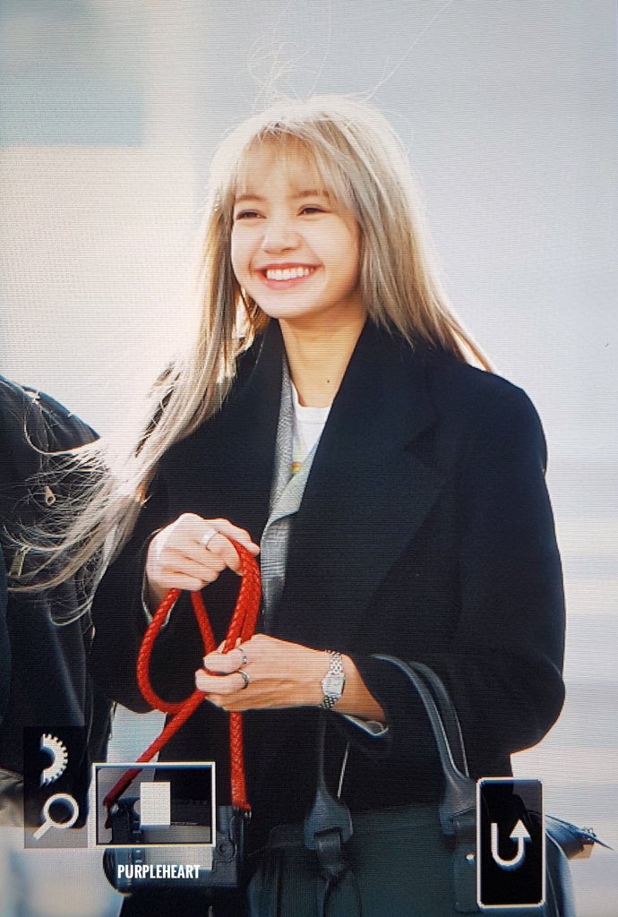 LisaLisssssss's tweet photo. รัก 💕
#Lisa #BLACKINK #repectlisa
#BLACKPINKINTHAIAREA https://t.co/VYpKt3uVZH