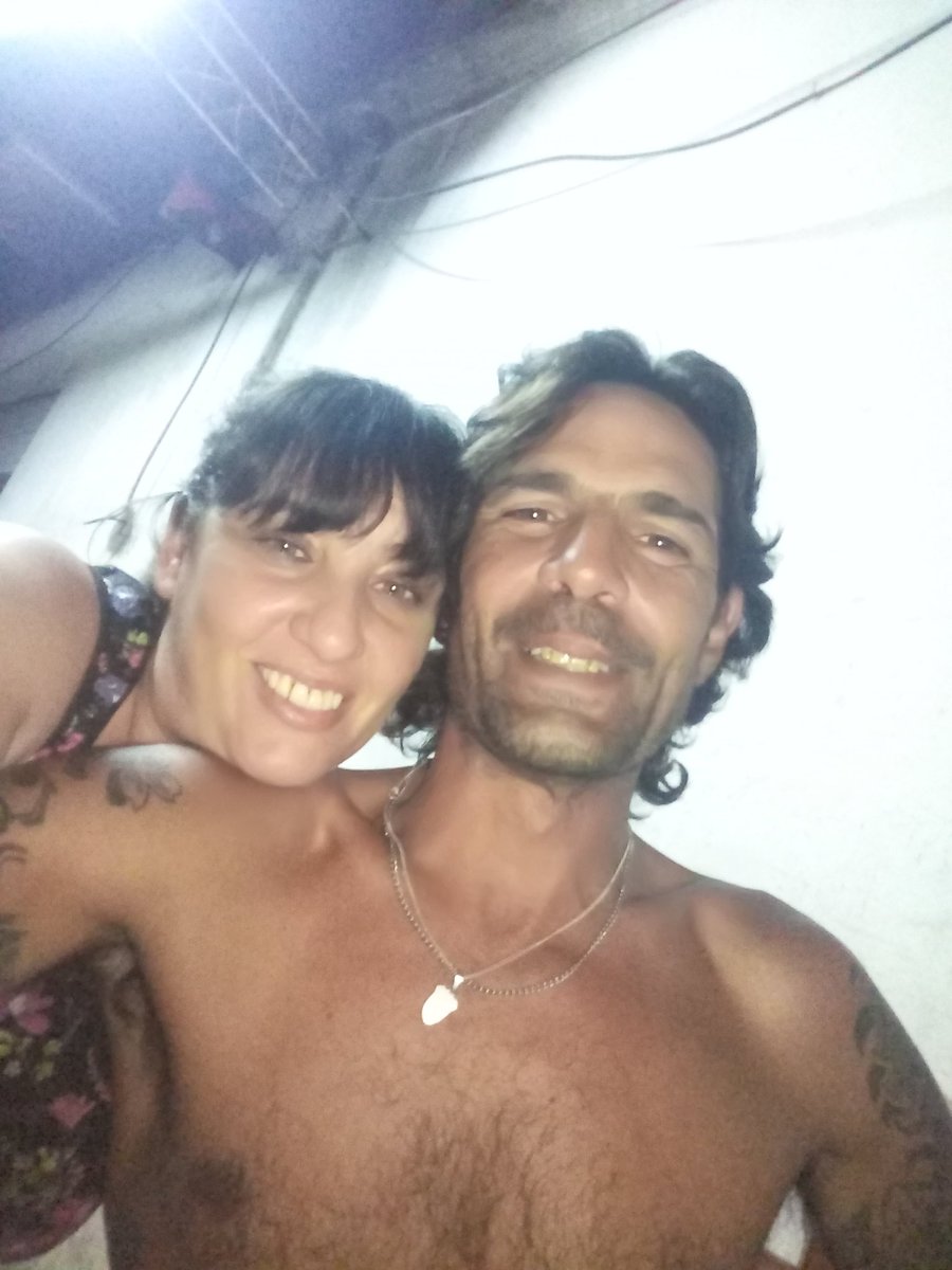 loreastremich's tweet photo. #ReDespiertos hoy es mi cumple 40!!!! https://t.co/hLSeLnsBMh