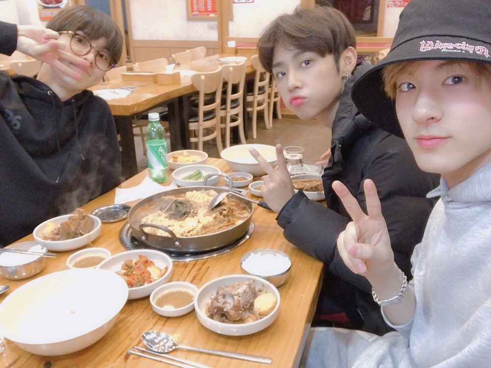 ITheBoyz_ITB's tweet photo. Makan bareng di Chingu Cafe deket Baltos nih mumpung tanggal muda 🍽

-🍭 https://t.co/R7dvbxFFkj