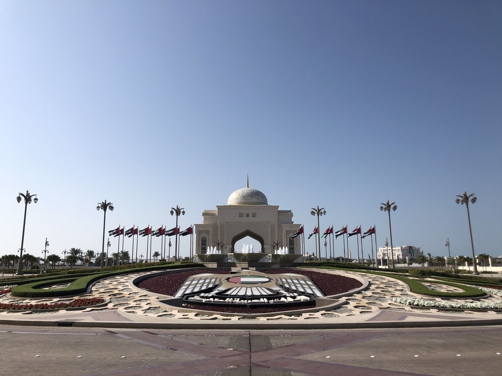 WonderfuIEarth's tweet photo. The entry to the Emirates Presidential Palace. 🏰

#emirates #unitedarabemirates #uae #abudhabi #emiratpresidentialpalace #presidentialpalace #presidentpalace #ihavethebestguideintheworld https://t.co/b5MSp4qFay