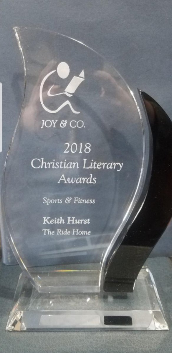 KeithHurst18's tweet photo. Recieved my 2018 Henri Award in the mail today. 📚 Feeling very Thankful🙏 and Blessed ☝️😊 #dirtroadknowledge 🚜 #backroadwisdom 🛤 #lifelessons #smalltownsportsstories 🏈 ⚾️ https://t.co/9XfvB1ebtQ