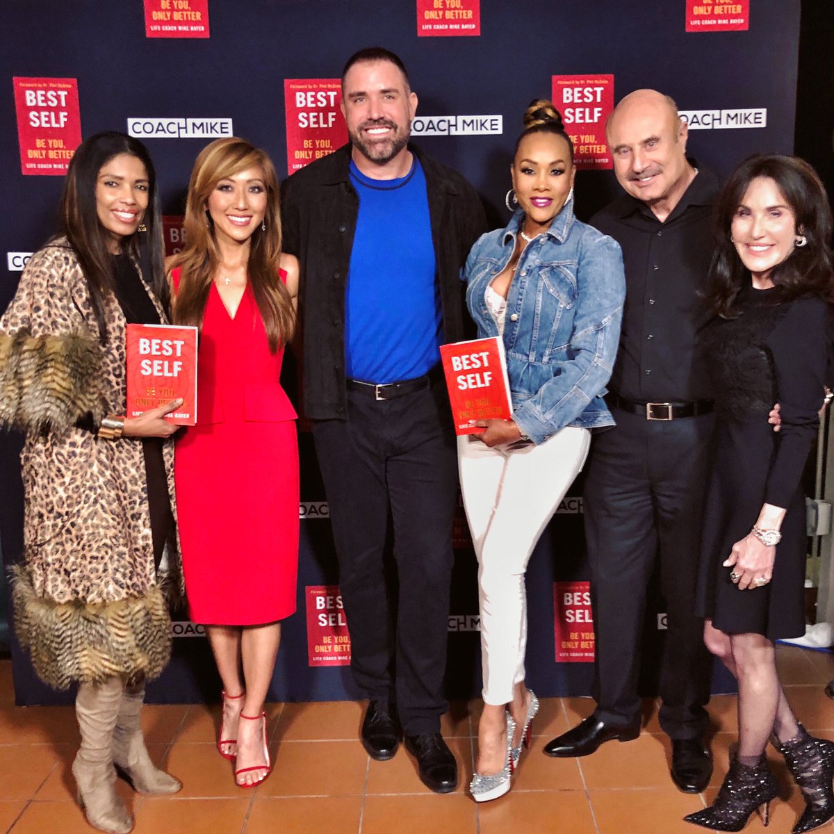 DrJudyHo's tweet image. With my @FaceTheTruthTV family at @CoachMikeBayer’s book release party hosted by @DrPhil. Here’s to becoming your #BestSelf in 2019, and surrounding yourself with friends and mentors who help bring out the #BestInYou 🙌🏼 #authorlife