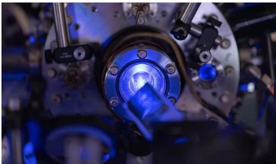 brainyzz's tweet photo. This chilly plasma could reveal how similar plasmas behave at the centers of white dwarf stars and deep in the core of gas planets.

Know more @ https://t.co/2cayMxz3Ht…

#newtechnology #latesttechnology #upcomingtechnology #learnnew #chillyplasma #whitedwarf #jupiterresearch https://t.co/7a8FrS88oY