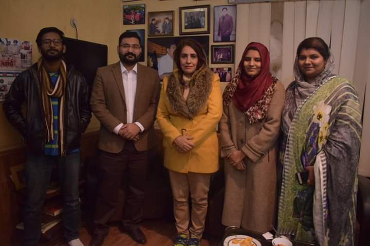 aikhari's tweet photo. PPk Lhr Chapter interviewed,a versatile lady Maam Uzma Kardar(an MPA).She shared her views about the future endeavours of Gov of Pakistan.She also  promised to become part of  the upcoming17th YLS on31stMarch at Jinnah Convention Centre,Isb.
#PositivePakistan
#LhrChapter
#17thYLS https://t.co/80JNKpxjOE