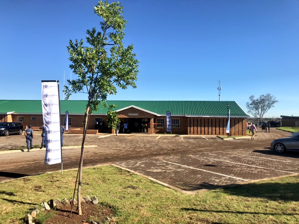 David_Makhura's tweet photo. To mark the first day of school, myself, together with the MEC for Education @Lesufi, MEC for Infrastructure Development @JacobMamaboloSA and MMC Lesiba Mpya are officially opening and handing over the newly-constructed Menzi Primary School in Tsakane, Ekurhuleni. https://t.co/FugYLmxn2H