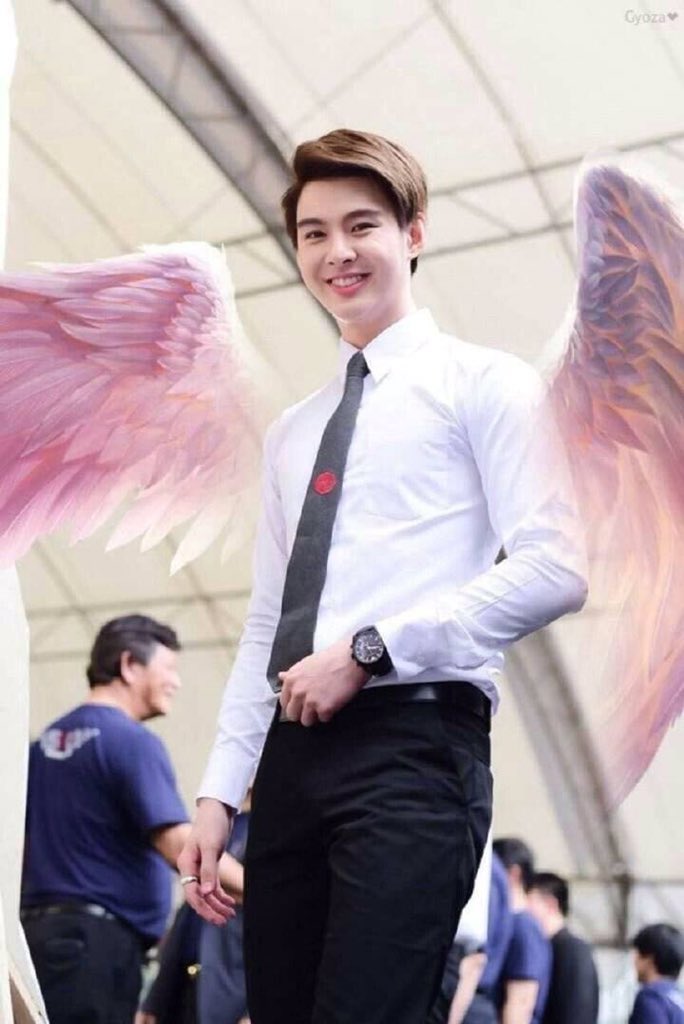 Huangmingming6's tweet photo. @Saint_sup
#encouragingofsaint 
Cr.logo 
Saint_sup
善良、体贴、聪明、孝顺，脚踏实地，非常有亲和力，我为你感到非常骄傲！我真正爱你的一件事就是你总是微笑，幸福似乎从你身上渗出！祝你事事成功，我非常想念你，非常���念你。 https://t.co/mq8EVBFDgr