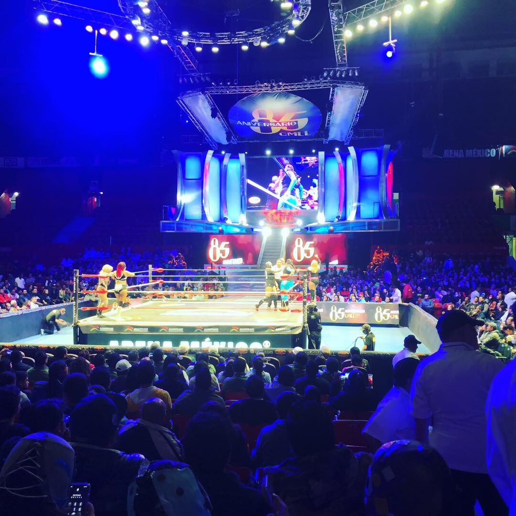 tattykun1's tweet photo. 【メキシコのルチャリブレ見てきて感じたこと】

プロレスとかのスポーツは「魅せれた＝成功」やけど

ほとんどのスポーツは「勝利＝成功」

俺は元々後者の方のスポーツしか��晴らしさを感じてなかったけど考え方変わった

スポーツでも2パターンの素晴らしさがある

やっぱりスポーツっていいよ https://t.co/yUd2a2xgP7