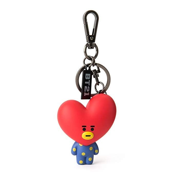 taehyvngpics's tweet photo. ✨ GIVE AWAY TAEHYUNG TATA✨ #방탄소년단 #뷔 #태형 #BTS #V #taehyung @BTS_twt 

Cushion &amp; Keychain (only TATA) 

• RT and like here 
• follow @taehyvngpics
• follow @jungkookIoves 
• worldwide 🌎
• tag a friend 

end: march 10 https://t.co/LE8ZMXu08I