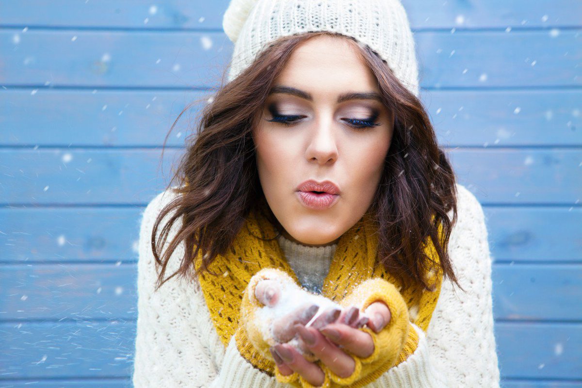 box_fetish's tweet photo. Is #wintry weather wreaking havoc with your looks?

Don't despair - with these #tipsandtricks, your #makeup can withstand everything the season throws at it. Do you want to know how? Find it out here: https://t.co/CthvBqrp5X #BoxFetish #WednesdayWisdom #WinterBeauty #WinterMakeup https://t.co/Fkp8qU5cUm