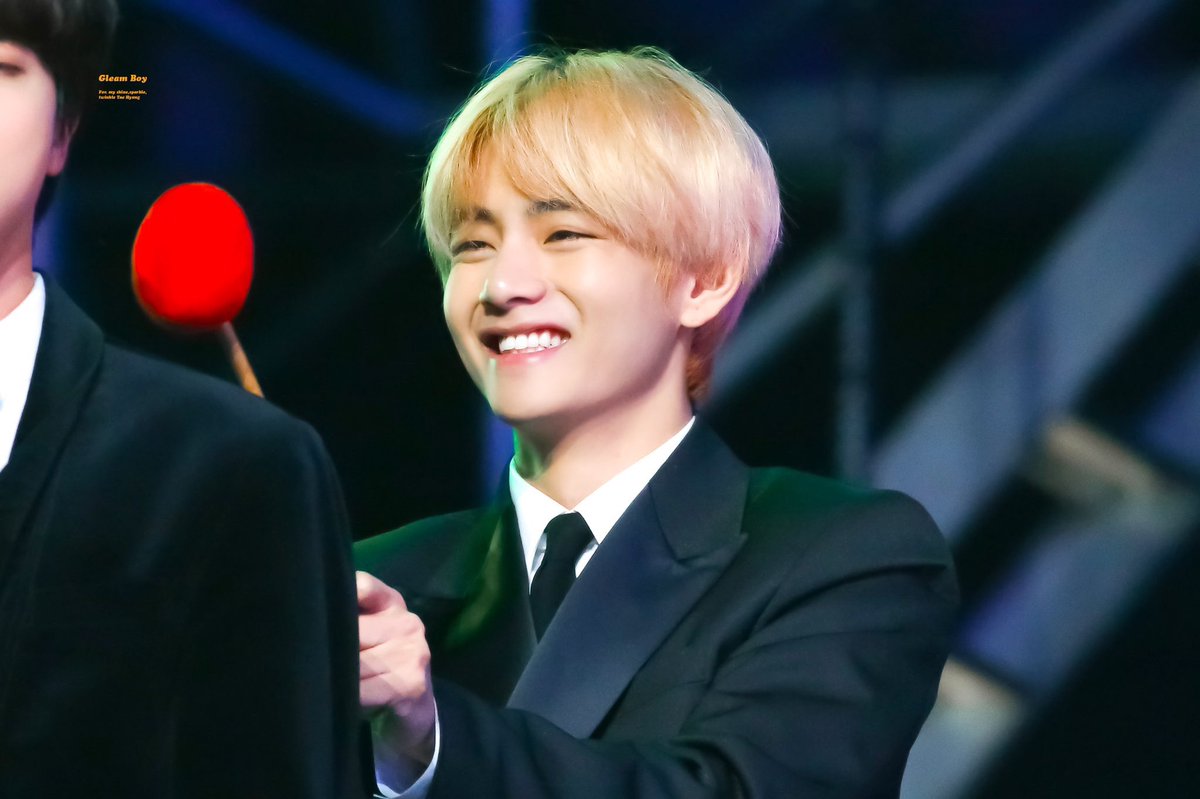 taehyungpic's tweet photo. 190106
—
👶🏻🍼

©️gleam_boy 
#방탄소년단 #뷔 #태형 #BTS #V #taehyung @BTS_twt https://t.co/9HkNqLlTtv
