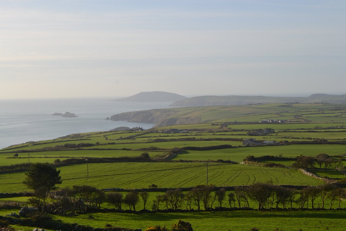Some beautiful weather on the Llŷn Peninsula this week. 
exploringnorthwales.blogspot.com/2019/01/fine-w…