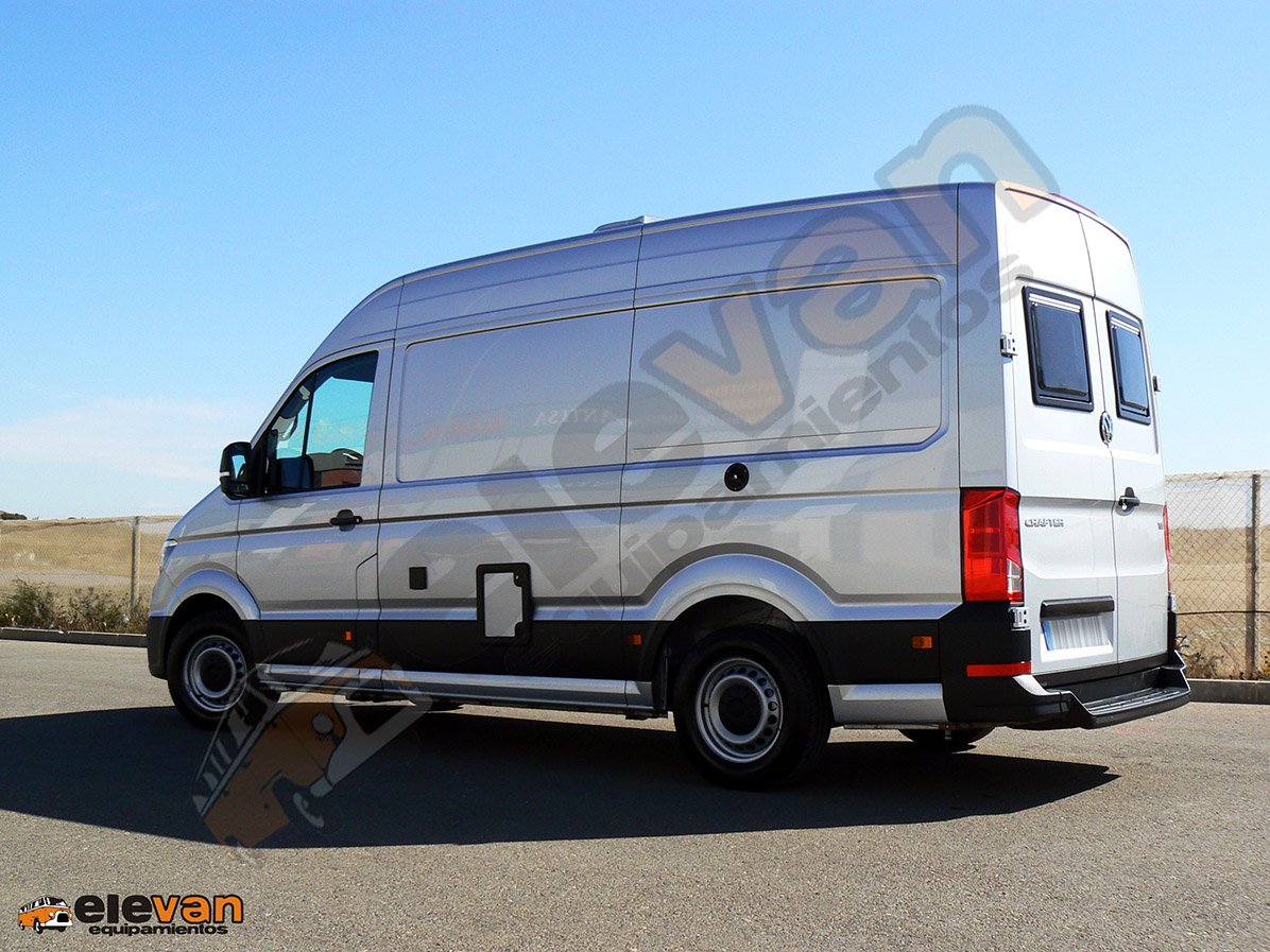 Elevan_Team's tweet photo. Camper para 3 plazas. Mobiliario en contrachapado marino, piso de vinilo, batería auxiliar, iluminación leds, panel solar, toma exterior de 230V, sistema integrado de calefacción y agua caliente a gasoil, cocina vitroceramica a gasoil, cabina de ducha con wc... https://t.co/FZNeKSP57A