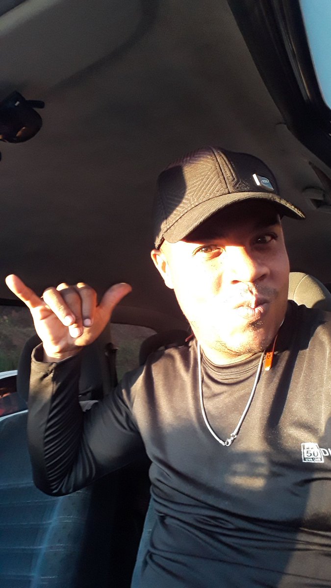 Bicho_Papao_85's tweet photo. Sua Glória já me basta Senhor!
#Salmo91 #Catolico #abencoado #cikla #Hora1 #Salvador #Bahia #trânsito #relaxe https://t.co/KJ9wSQlSeS