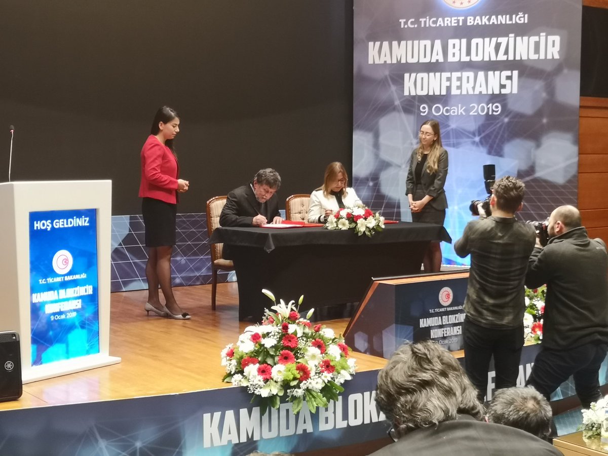 Ticaret Bakanı Ruhsar Blokchain Türkiye Tarafından Ortaklaşa Düzenlenen "Kamuda Blockchain Konferansı"na Katıldı.