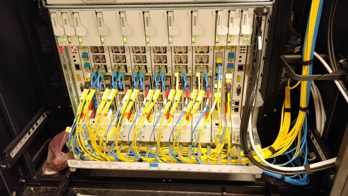 wbergg's tweet image. I'm glad I'm the one configuring these nodes and not doing the cabling! Big shout out to our entrepreneur! #cisco #ncs2k #100ge