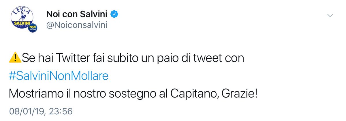 Mr_Ribbo's tweet photo. Se hai Twitter e di notte non c'hai una mazza da fare, scrivi sul Capitano. Che non ha fatto nulla, ma almeno finisce in trend.
#aerofagia
#FacciamoRete
#Selfininonmollare
#machemollo https://t.co/xBDQ9u8mhe