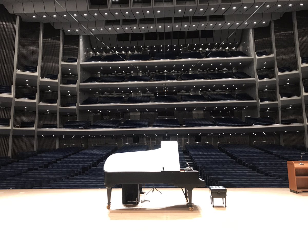 ひめぎんホール