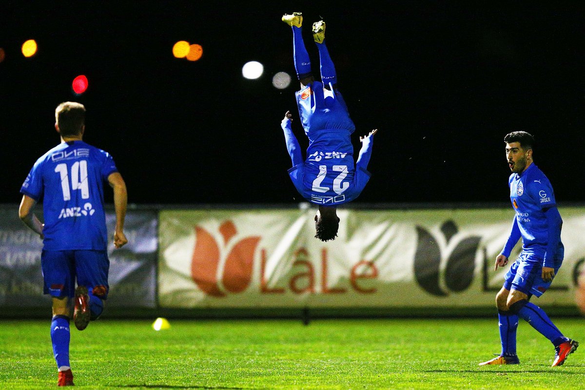 FOXFOOTBALL's tweet photo. Elvis Kamsoba spent 11 years in a refugee camp before moving to Australia in 2008.

He couldn't even afford a football.

Tonight he makes his @ALeague debut with @gomvfc.

Congratulations Elvis, what an inspiration you are. 👏💪

#ADLvMVC #ALeague https://t.co/QJ2Qvi3fu3