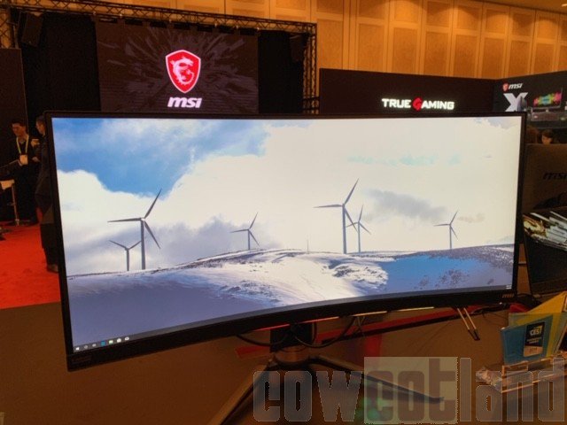 cowcotland's tweet image. #CES2019 : l&apos;écran #MSI #Optrix #MPG341CQR qui avait une IA msifrance dlvr.it/QwH2N9