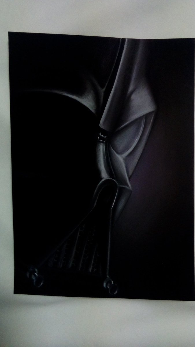 結城るい Pa Twitter スターウォーズ Starwars ダースベイダー Darthvader パステル パステル画 Pastel アナログ絵 絵描き人 絵描きの輪 絵の島 Illustration イラスト王国 イラスト塾 イラスト通り の紙にパステルでダースベイダーのアップ