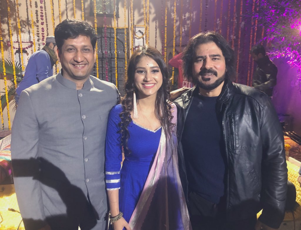 ipratibhasingh's tweet photo. Visiting Lahore(Pakistan) was indeed beautiful and memorable! The kind of love &amp; respect we received was unbeatable! thank you @ShafqatAmanatA ji , Amanat Ali &amp;  #mohammadAli ji for your warm welcome🙏🏻 this trip is going to be special forever! #pakvisit #indopaklove #lahorevisit https://t.co/eVjFvEcJos
