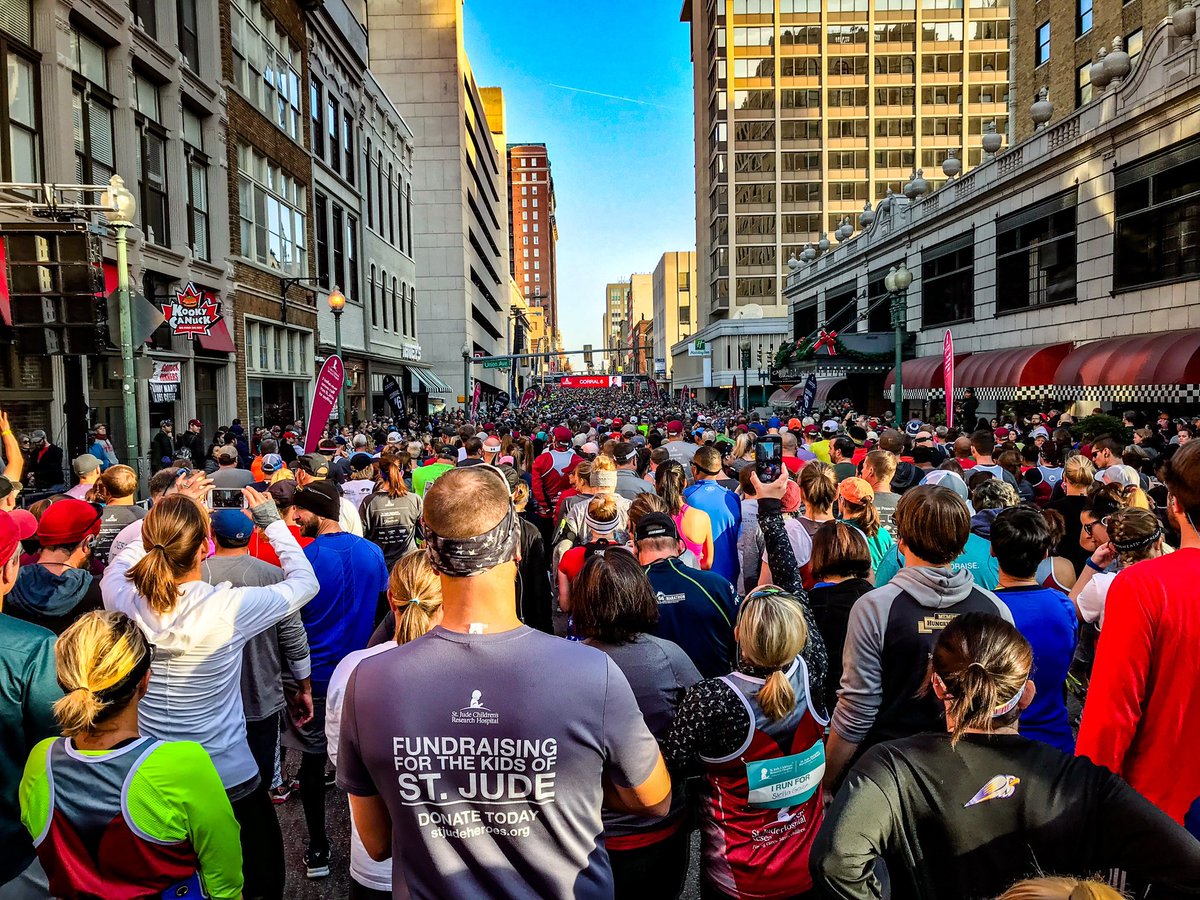 simplyrunningtw's tweet photo. Did you know: it is claimed that marathon runners lose 1cm in height over the course of a marathon through impact and compression.
#simplyrunningtheworld #marathon #runners #funfact #ukRunChat https://t.co/W8wn3Zk4tJ