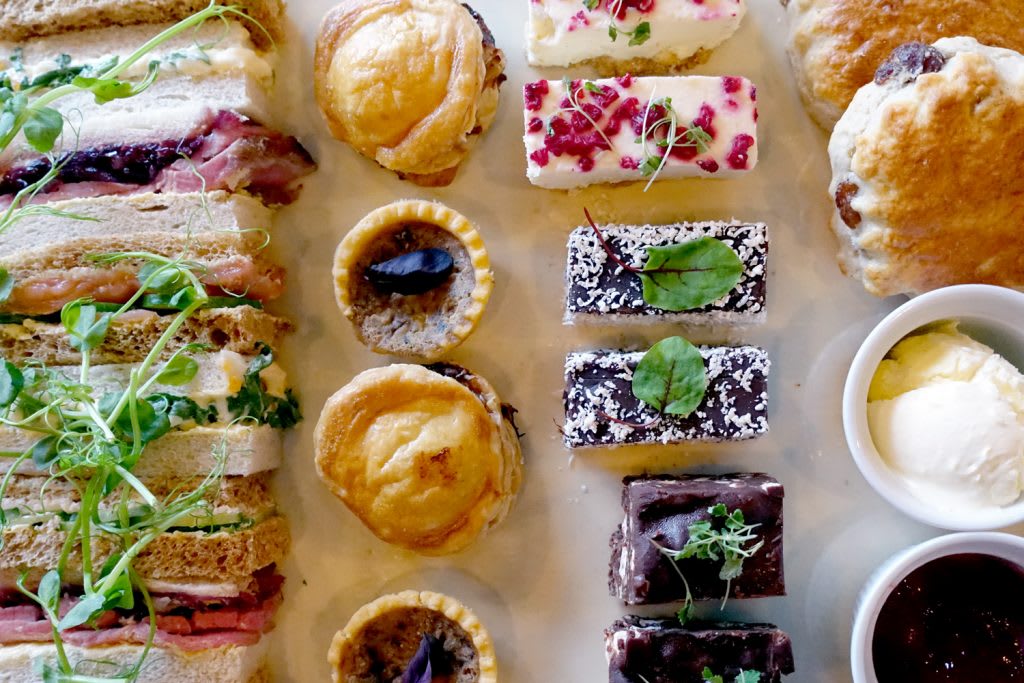 There are lots of delicious treats to choose from in our #AfternoonTea! Do you prefer the sweet or savoury? 

Learn more about what's included 👉 bit.ly/2RvFXw6