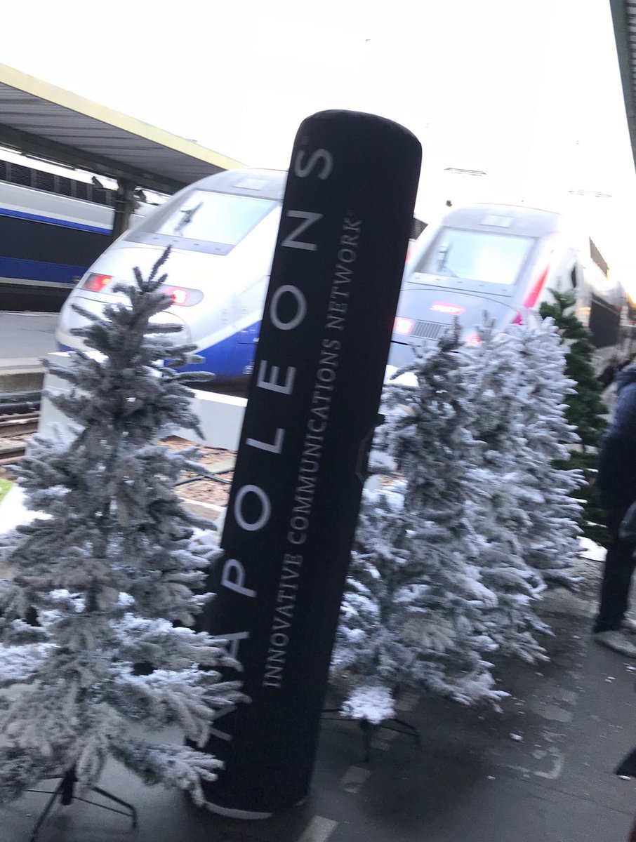 benlanciot's tweet photo. Aujourd’hui, le monde de la #Communication et de l’#Innovation se rend au 9ème Sommet #LesNapoleons à bord du #TGV Ice Breaker spécial. #GroupeSNCF partenaire de ce formidable événement. 
#ProgressVal2019
#TGVSpécial https://t.co/cRqv8KHSLf