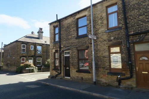 Offered with NO CHAIN🔗

2 Bed Back-to-Back terrace in Morley. With a SEPARATE kitchen and good sized bedrooms this property will make the ideal starter home or as potentially a GREAT INVESTMENT property for BTL investors. 💰

See more here: goo.gl/VnYTpm 🏡
