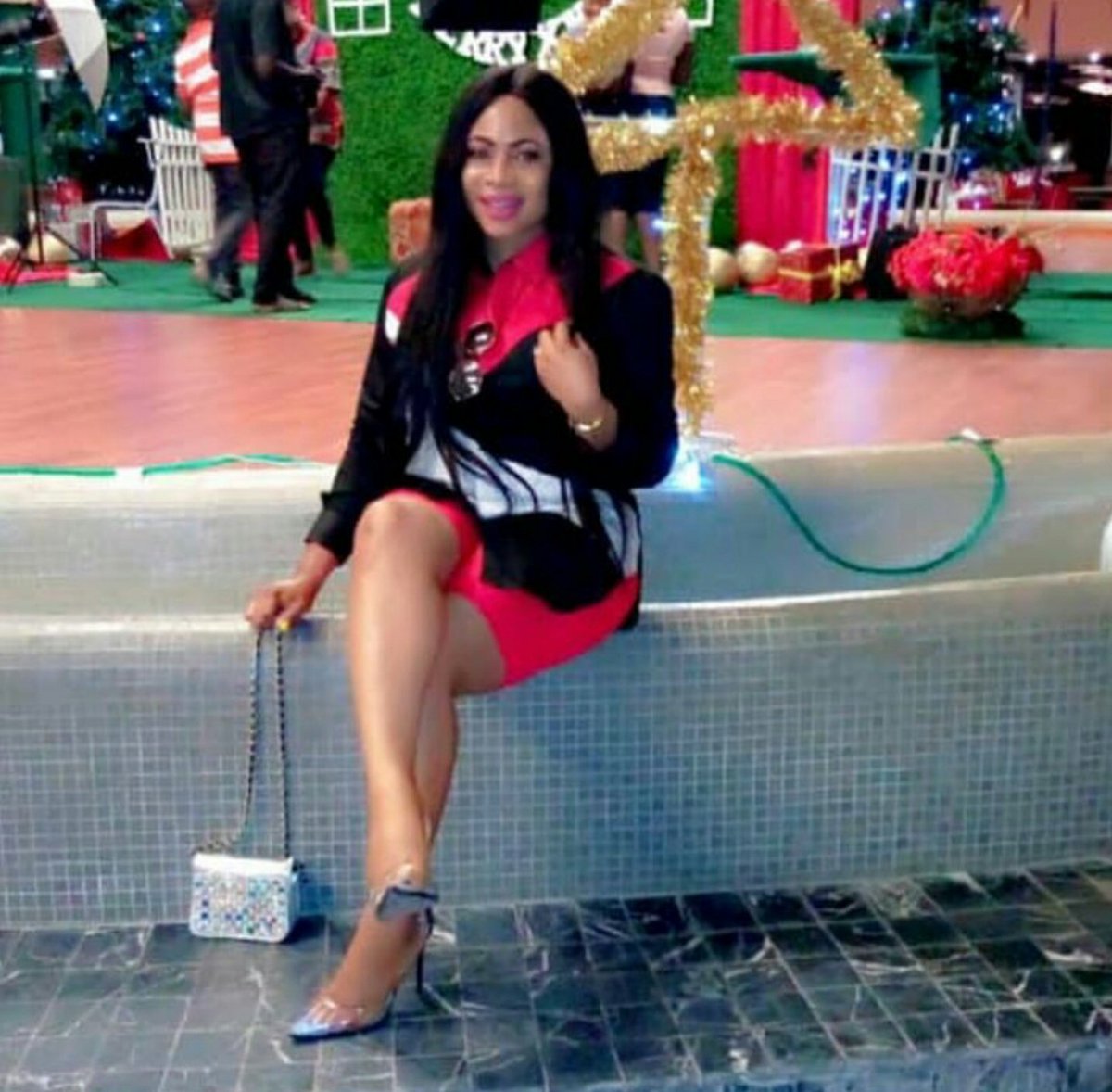 bloomyessence's tweet photo. Our fine fine lady looking gorgeous in shoes from #NinaCollections!!!😍😍😍
These best seller pumps are still available for #15,000.
Hooolaaa.❤💙💚💛💜
#NinaEmpireBrand #QualityYetAffordable #NotTheRegular https://t.co/AEKoytk6ax