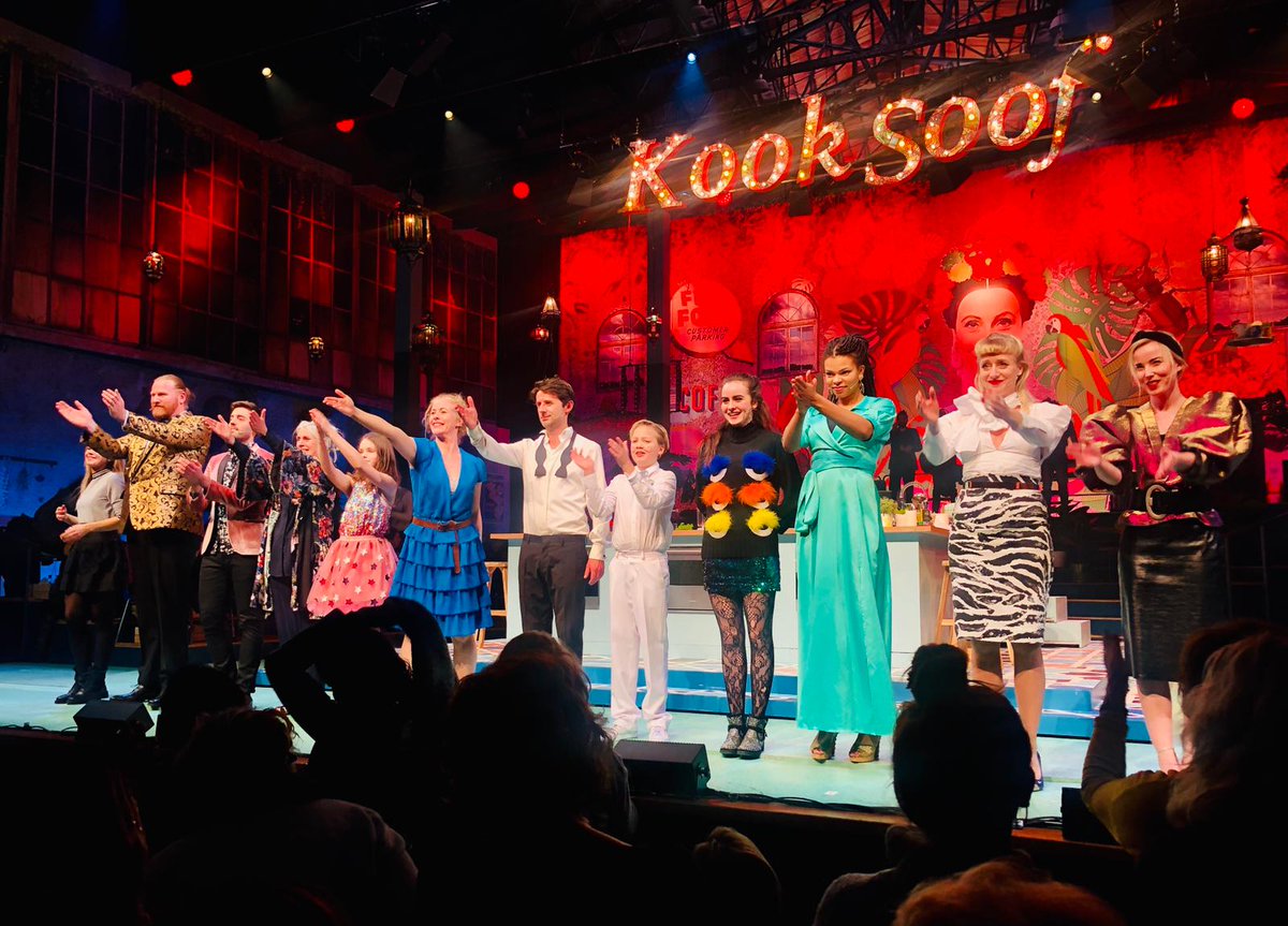 Anoukhoogendijk's tweet photo. Gister mijn debuut gemaakt voor @SoofdeMusical en wat was dat leuk!! Inspirerend om tussen zulke talentvolle mensen te mogen staan. Vandaag en morgen mag ik weer het podium op in Amersfoort! #deflint #zinin https://t.co/JE8iIiRKk8