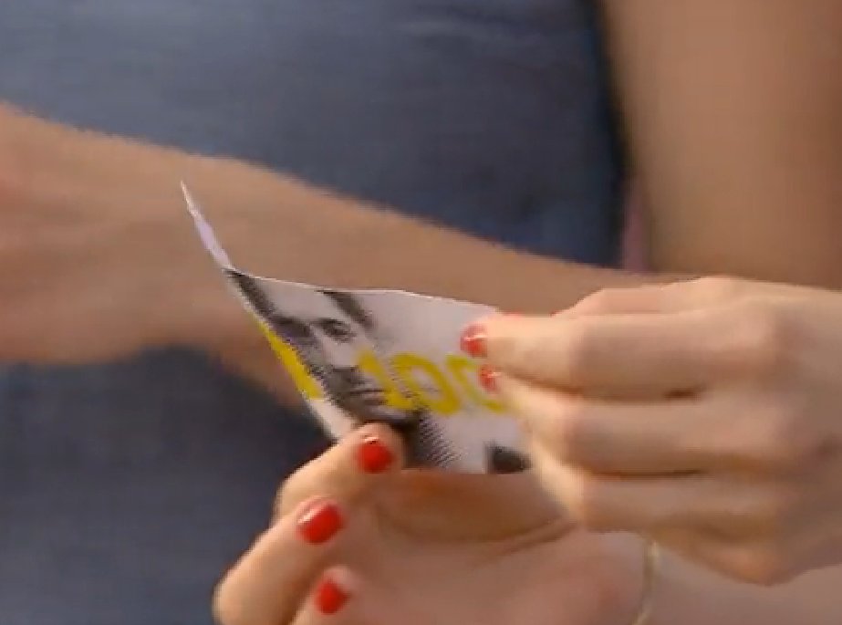 MollenHints's tweet photo. Tijdens opdracht 2 is €1000,- verdient. Maar wie staat er eigenlijk op het biljet? #widm #wieisdemol #mollenhints #widmhints https://t.co/WYYn1dXOOV