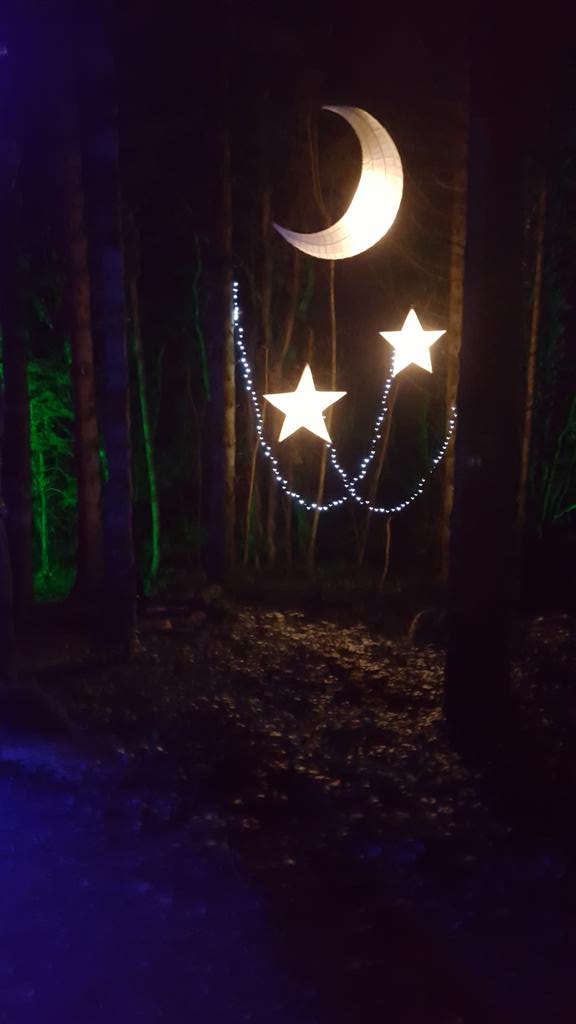 VictoriaBindin2's tweet photo. Beautiful Winter Lights @BluestoneWales #familytime #dontwanttoleave https://t.co/sjVtMhpeaB