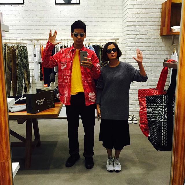 UnderbedDara's tweet photo. ปิดฉากคู่รักเด็กแนว คู่รักสายฮาอีกคู่ละจ่ะ 

แพรว - ฟรอยด์ หลังจากที่มีกลิ่นความเลิกราตั้งแต่ชีแพรวโพสอวยพรวันเกิดผชเมื่อปลายปี / ไม่ลงรูปคู่หวานมานาน /อันฟอลกันทั้ง 2 ฝ่าย 

คนสนิทยืนยันละว่า ทั้งคู่ทะเลาะกันจริงๆ พยายามปรับแล้วแต่ไม่สำเร็จ เลยเลิกราปิดฉากรัก 5 ปี https://t.co/eR7ROCkpyp