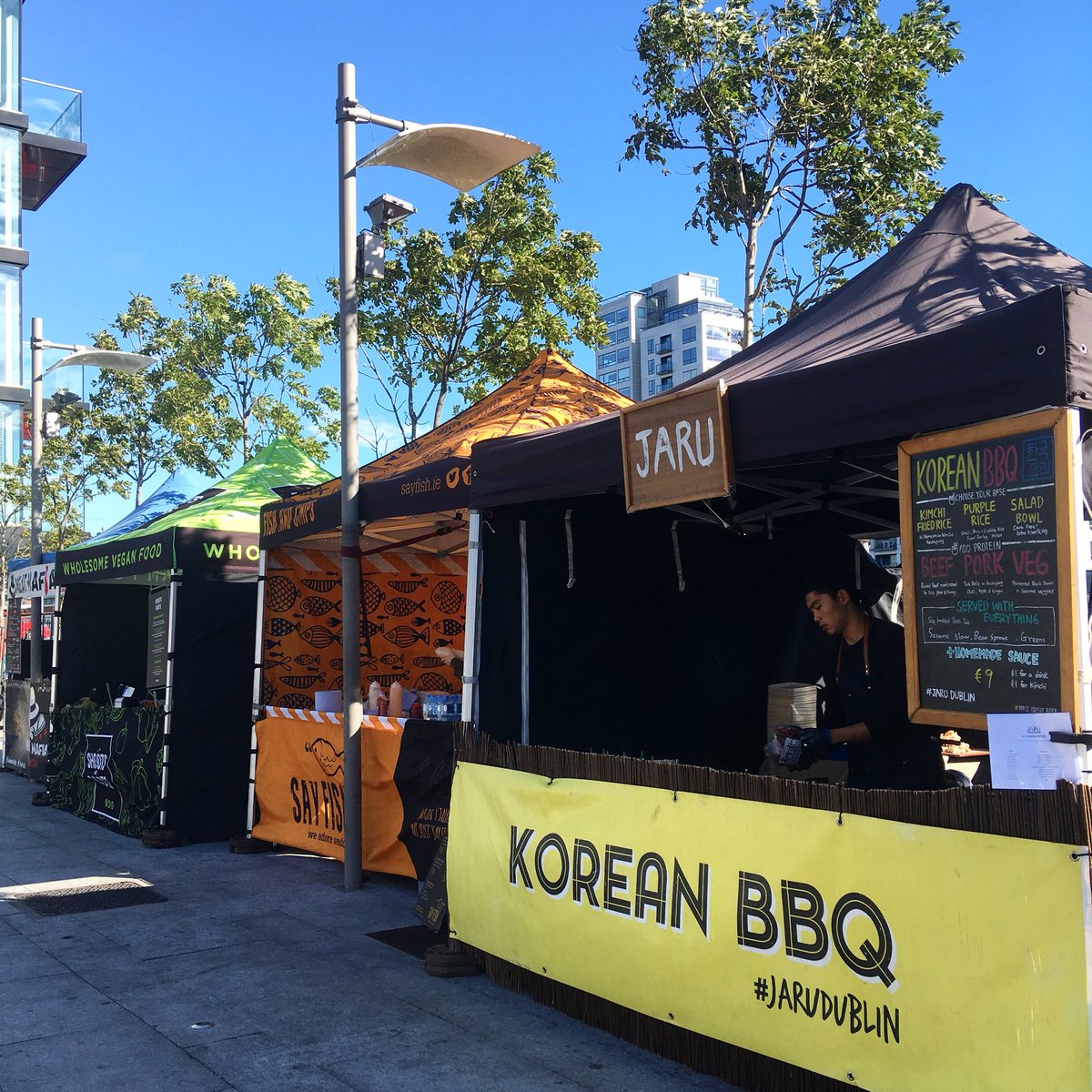 LunchtimeMarket's tweet image. Delighted to be back after an extended break &amp;amp; looking forward to serving up the best of international street food in Dublin and beyond in 2019
Find us:
Wed: Eastpoint - Spencer Dock - Waterways Ireland Visitor Centre 
Thurs: Mespil Rd - UCD
Fri: Sandyford Industrial Estate