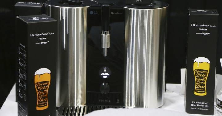 StrangerTeam_mk's tweet image. Echa un vistazo a algunos de los novedosos productos de electrónica mostrados en #CES2019, incluye maleta que sigue a su dueño y casco para ciclistas que detecta caídas y las notifica a los contactos de emergencia 🙌 buff.ly/2M0TsP7 ¿Cuál os ha gustado más?