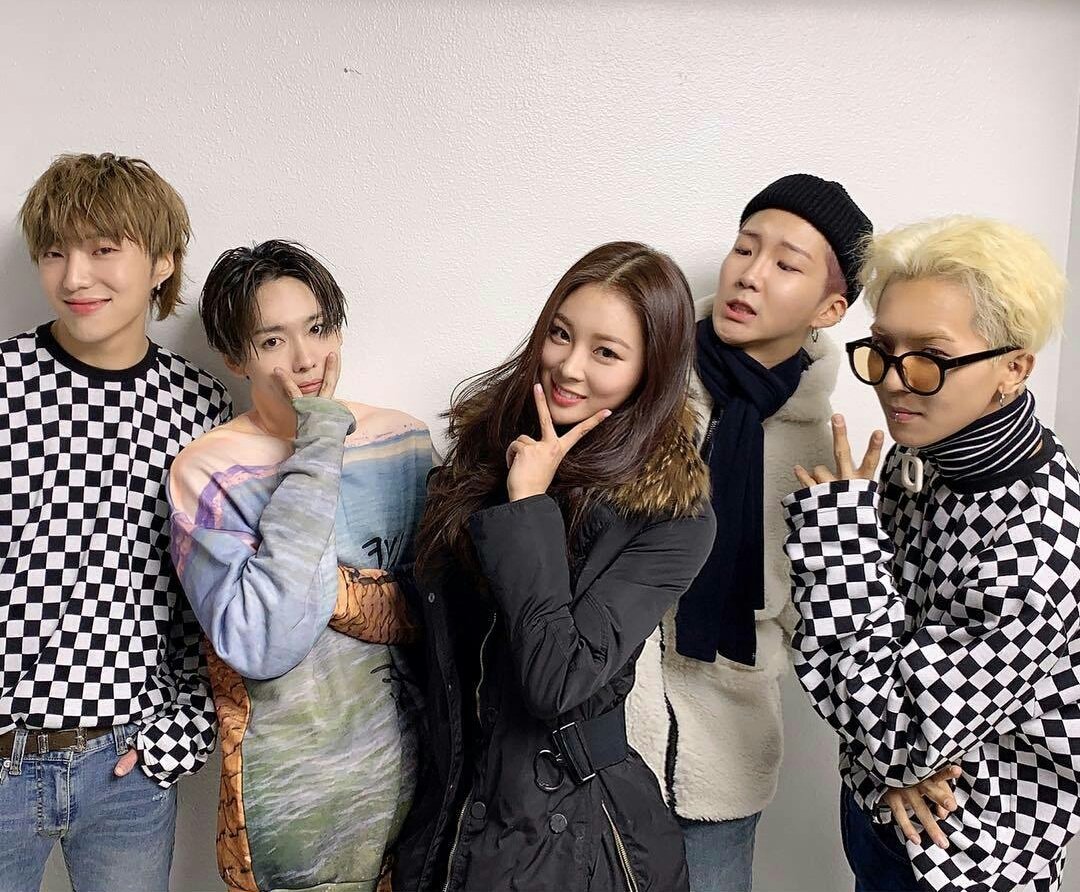 InnerCircle_PH's tweet photo. Mino's sister IG update 😍 Hey Jinu!  I remember  during WINNER TV that you like Mino's sister 😁😂😂 #WINNER #MILLIONS #MILLIONS4WINNER #MINO #JINU #HOONY #YOON https://t.co/knBPjYVVKR