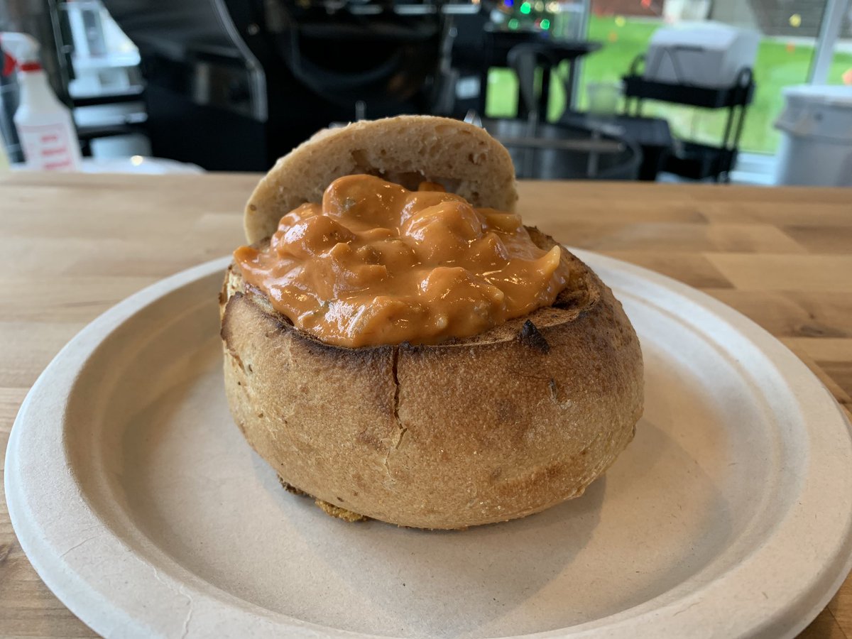SagraBeans's tweet photo. #whatsforlunch Spaghetti and meatball soup in a grilled cheese bowl #sagrabeans https://t.co/NX3HPkhmuS