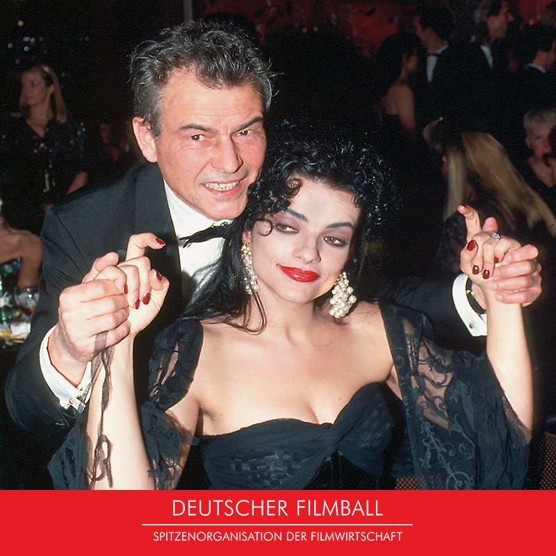 FilmballDE's tweet photo. Glamour: Nina Hagen und Horst Buchholz. ❤ #DeutscherFilmball #NinaHagen #HorstBuchholz https://t.co/VCFV7cFFsX